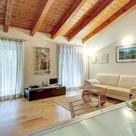 בית נופש Pool Flat Riva Faggeto *